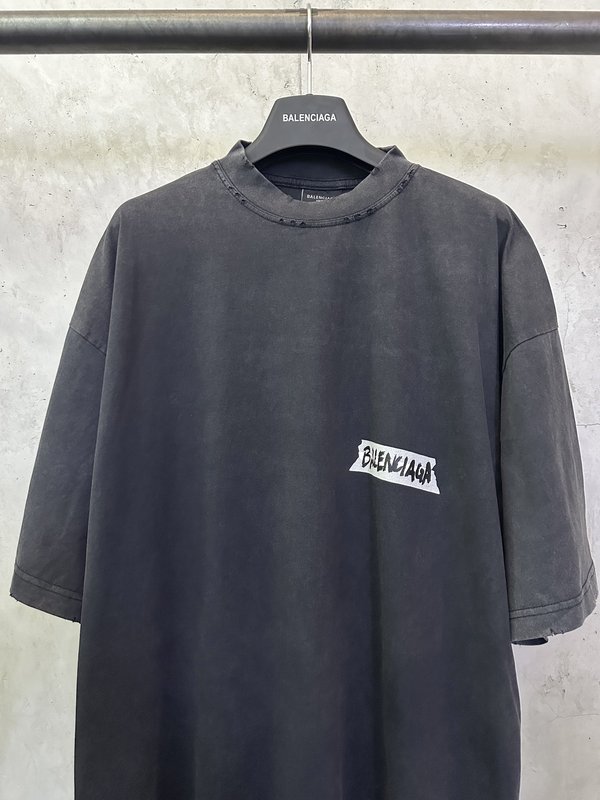 발렌시아가 로고 자수 반팔 티셔츠 001-215478
