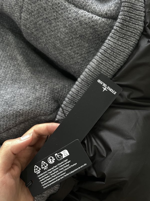 스톤아일랜드 캐주얼 스파이싱 니트 다운 자켓 001-215507