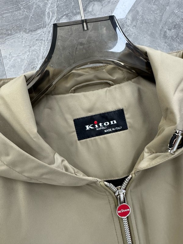 Kiton 후드 패딩 숏 자켓 아우터 001-216057