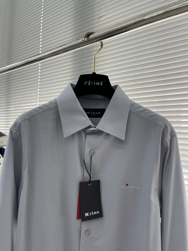 Kiton 남성 면 소재 자수 칼라 긴팔 셔츠 001-216081
