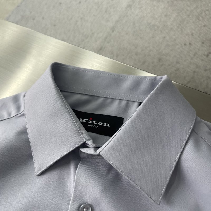Kiton 남성 면 소재 자수 칼라 긴팔 셔츠 001-216081