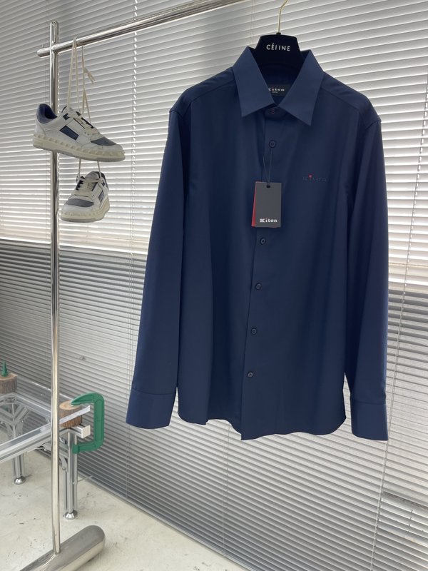 Kiton 남성 면 소재 자수 칼라 긴팔 셔츠 001-216086