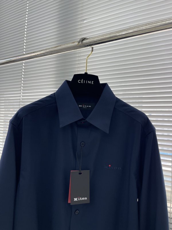 Kiton 남성 면 소재 자수 칼라 긴팔 셔츠 001-216086