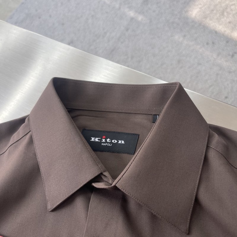 Kiton 남성 면 소재 자수 칼라 긴팔 셔츠 001-216087