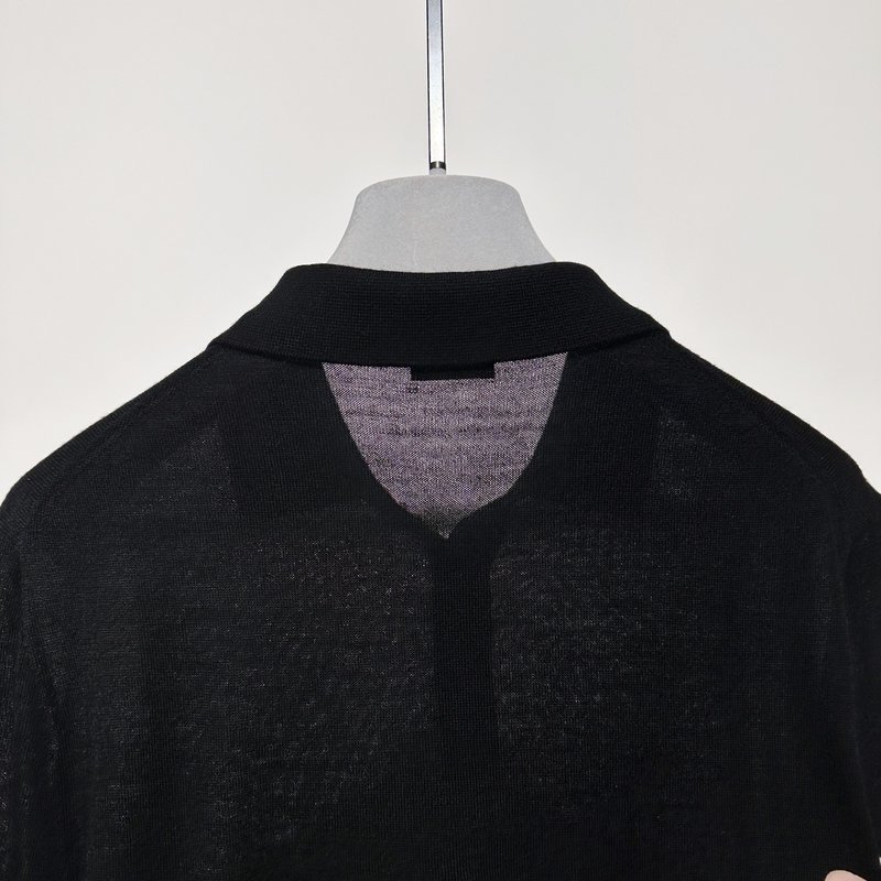 Kiton 올리브 블랙 울 폴로 니트 001-216090