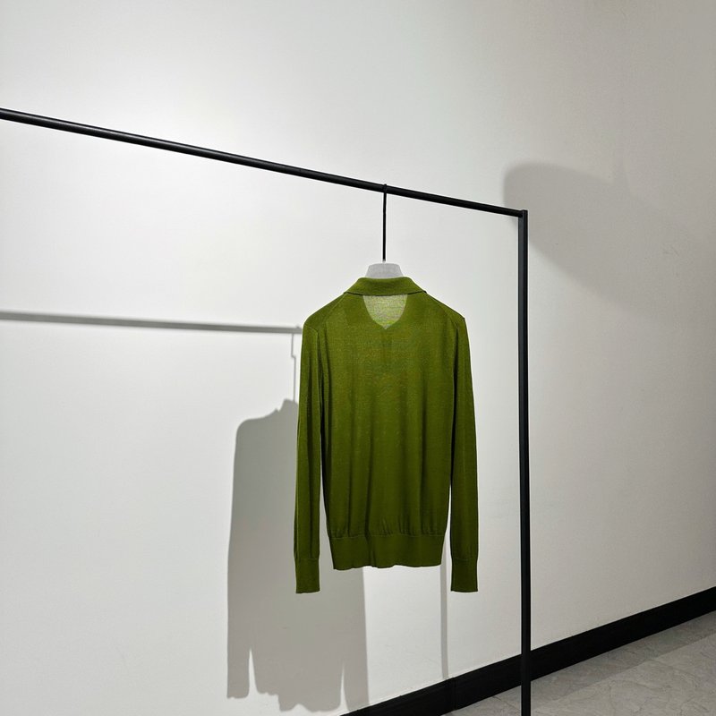 Kiton 올리브그린 칼라 울 니트 001-216091