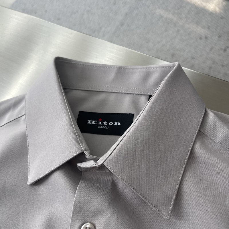 Kiton 남성 면 소재 자수 칼라 긴팔 셔츠 001-216121