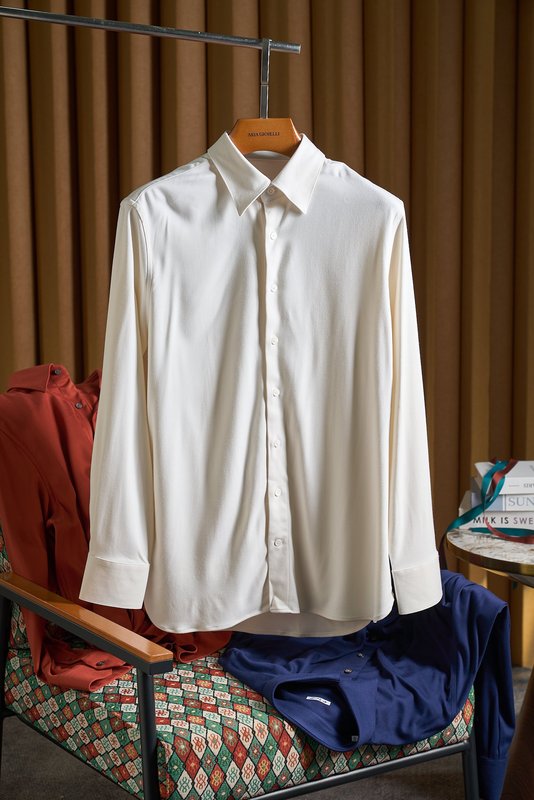 Kiton 울 혼방 남성 비즈니스 셔츠 001-216140