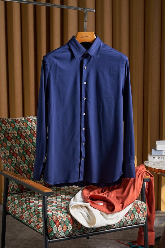 Kiton 울 혼방 남성 비즈니스 셔츠 001-216141