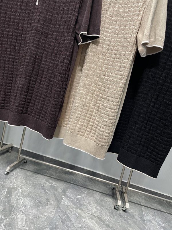 Kiton 남성 컬러 블록 스트라이프 니트 반팔 폴로 001-216147