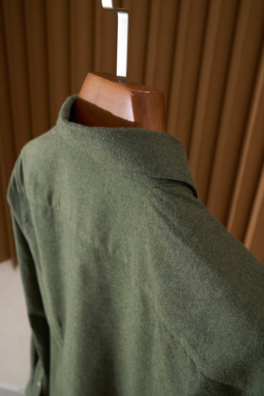 Kiton 남성 두꺼운 벨벳 셔츠 001-216179