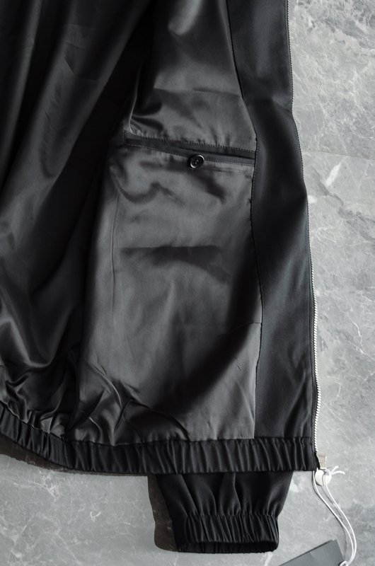 Kiton 남성 캐주얼 스포츠 세트 자켓과 바지 001-216239