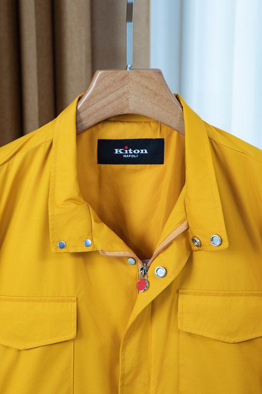 Kiton 스탠드 칼라 웨이스트 조절 가능 트렌치 자켓 001-216260