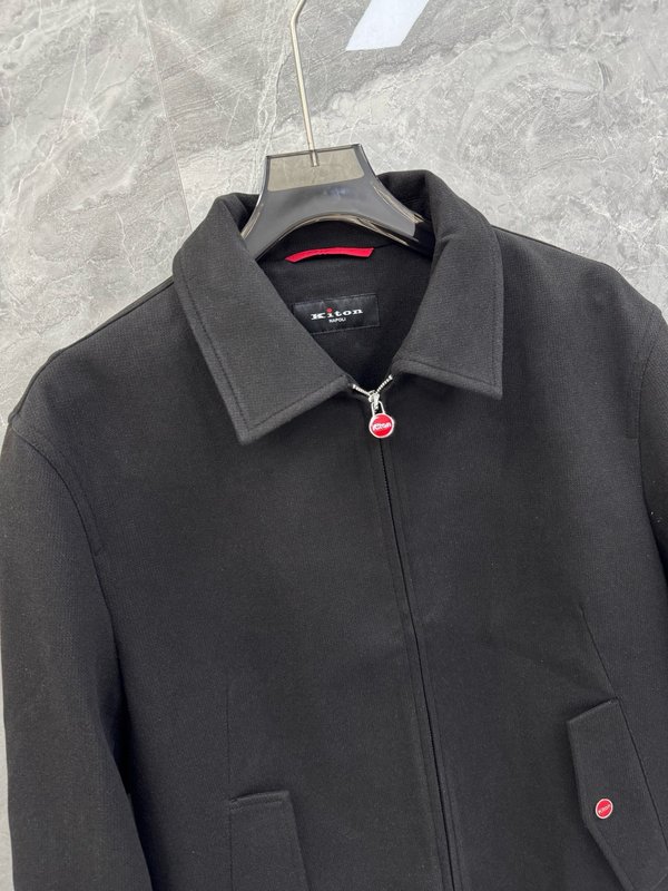 Kiton 올드머니 스타일 울 플립 칼라 자켓 001-216288
