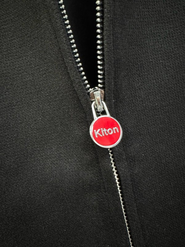 Kiton 올드머니 스타일 울 플립 칼라 자켓 001-216288
