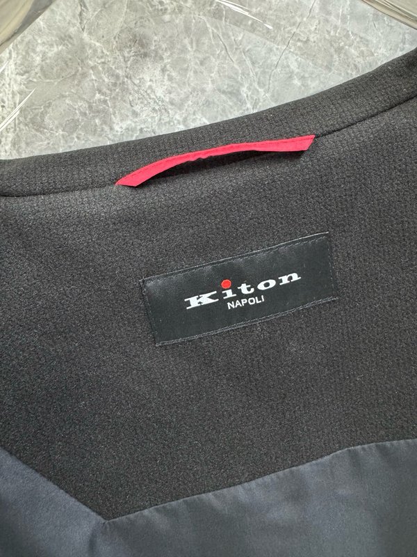 Kiton 올드머니 스타일 울 플립 칼라 자켓 001-216288