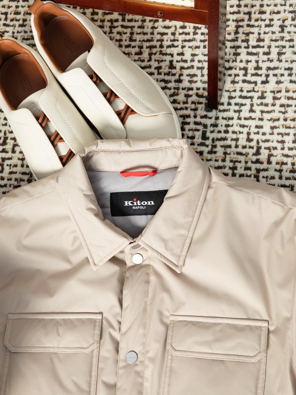 Kiton 남성 셔츠형 보온 패딩 자켓 001-216303