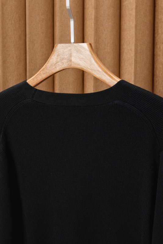 Kiton 남성 V 넥 코튼 카디건 니트 001-216305
