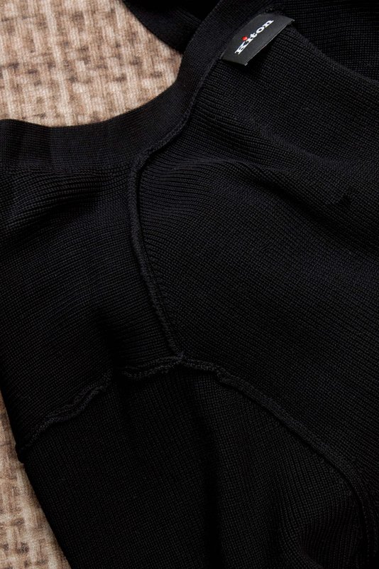 Kiton 남성 V 넥 코튼 카디건 니트 001-216305
