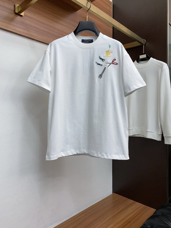 루이비통 남성 순면 라운드넥 반팔 티셔츠 001-216312