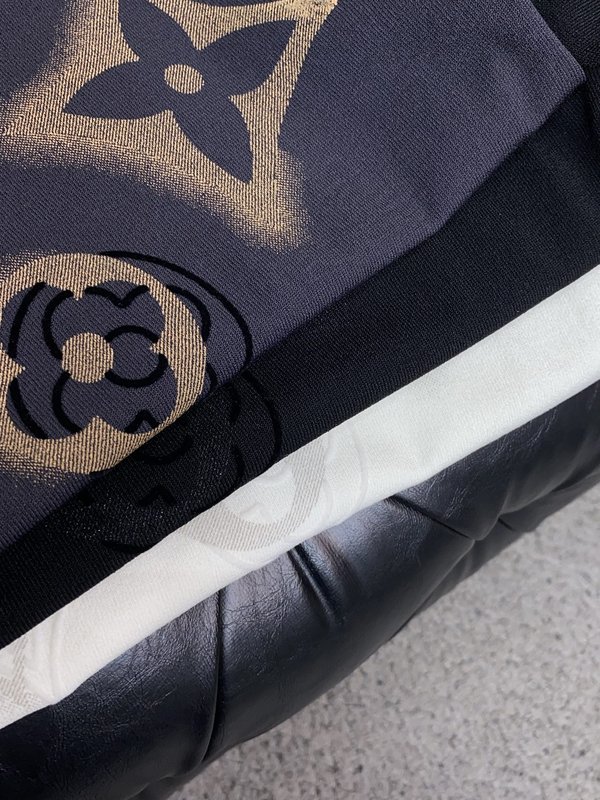 루이비통 남성 심플 라운드넥 니트 반팔 티셔츠 001-216332