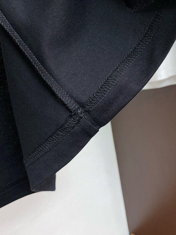 루이비통 남성 순면 와이드핏 라운드넥 반팔 티셔츠 001-216333