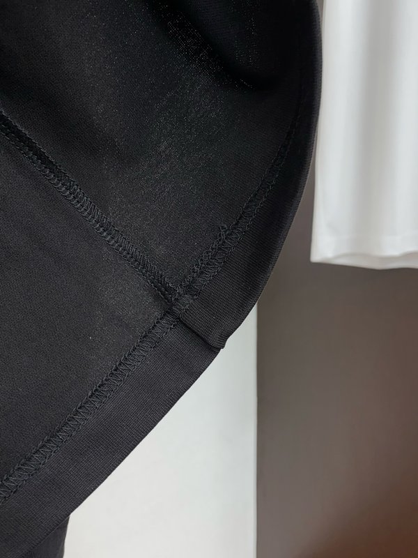 루이비통 남성 면 라운드넥 반팔 티셔츠 001-216345