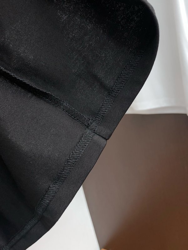 루이비통 남성 순면 라운드넥 반팔 티셔츠 001-216382