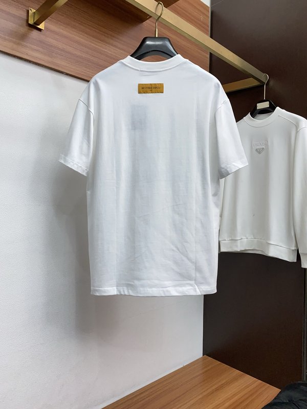 루이비통 남성 순면 라운드넥 반팔 티셔츠 001-216383