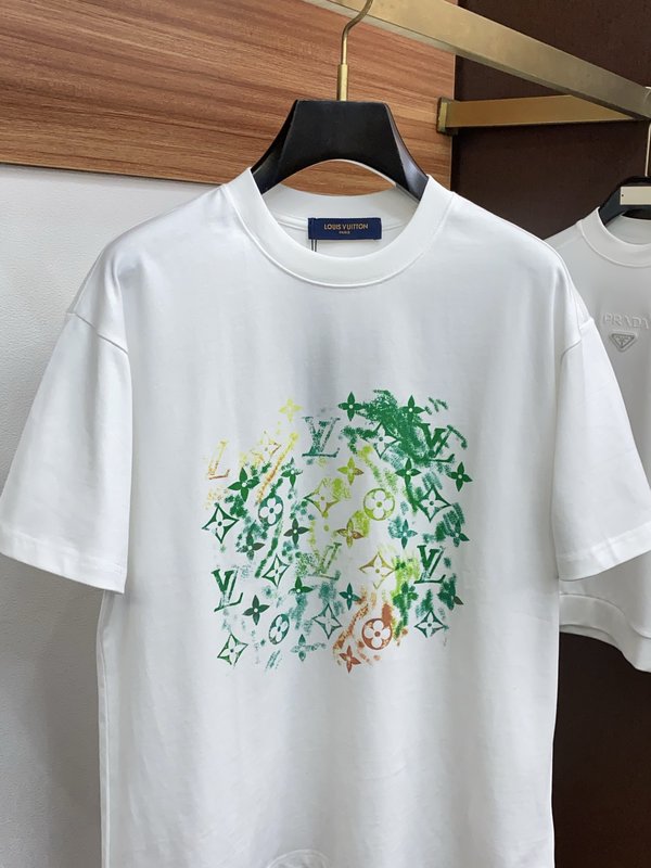 루이비통 남성 순면 라운드넥 반팔 티셔츠 001-216392