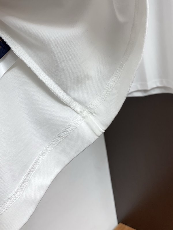 루이비통 남성 면 라운드넥 반팔 티셔츠 001-216395