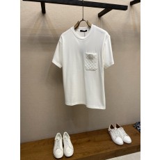 루이비통 남성 체스트 퀼팅 포켓 라운드넥 반팔 티셔츠 001-216398