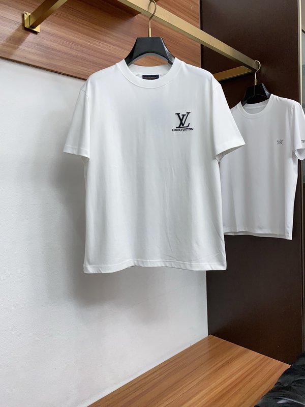 루이비통 남성 순면 라운드넥 반팔 티셔츠 001-216409