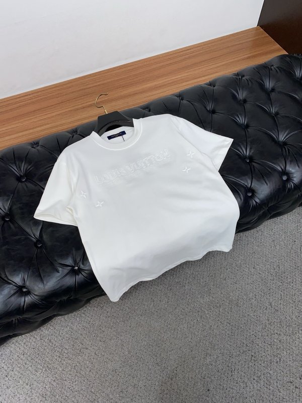 루이비통 남성 패션 캐주얼 반팔 티셔츠 001-216508