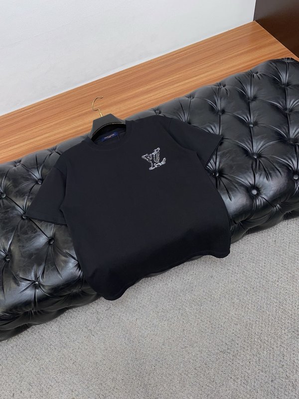 루이비통 남성 패션 캐주얼 반팔 티셔츠 001-216509