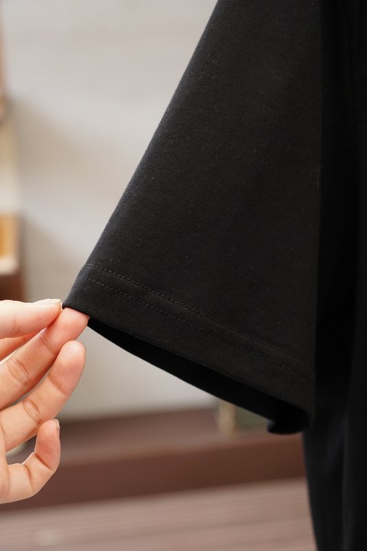 루이비통 남성 순면 라운드넥 반팔 티셔츠 001-216533
