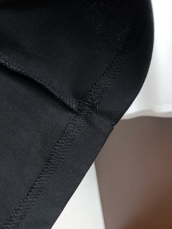 루이비통 남성 패션 캐주얼 반팔 티셔츠 001-216547