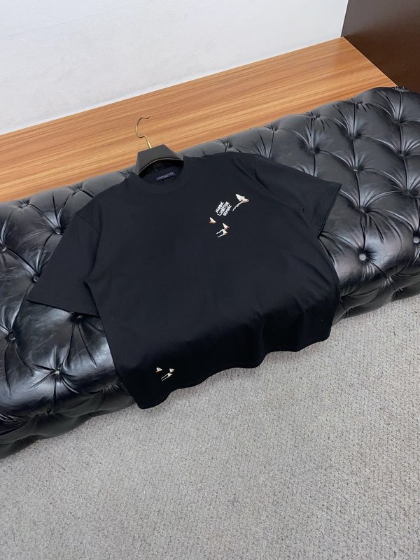 루이비통 남성 패션 캐주얼 반팔 티셔츠 001-216547