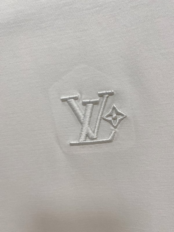 루이비통 남성 라운드넥 반팔 티셔츠 001-216570