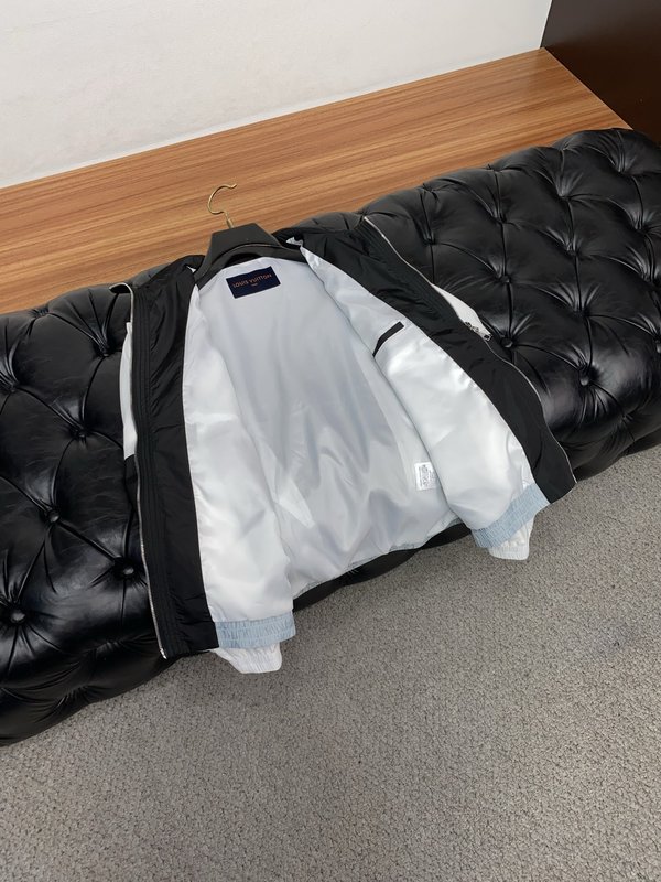 루이비통 남성 후드 자켓 아우터 001-216609