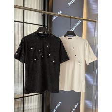 루이비통 클래식 모노그램 자수 라운드넥 반팔 티셔츠 001-216639