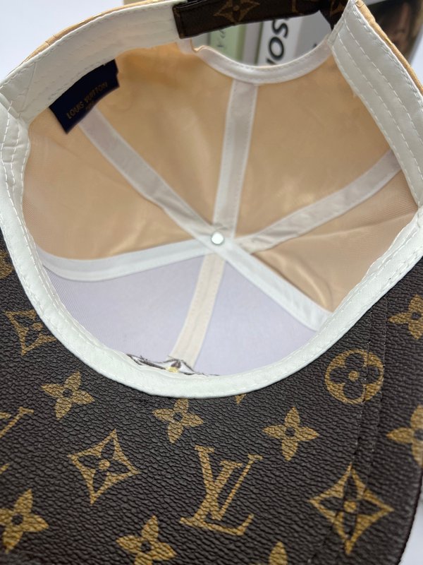 루이비통 자수 로고 베이스볼 캡 001-216673