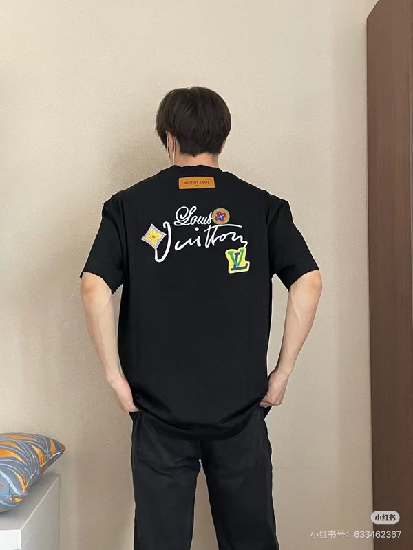 루이비통 크리에이티브 자수 라운드넥 반팔 티셔츠 001-216707