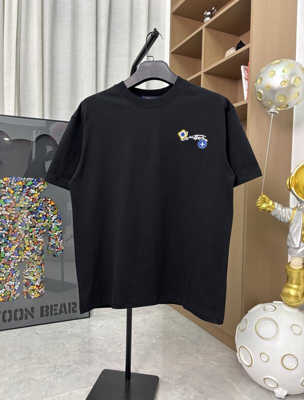 루이비통 크리에이티브 자수 라운드넥 반팔 티셔츠 001-216708