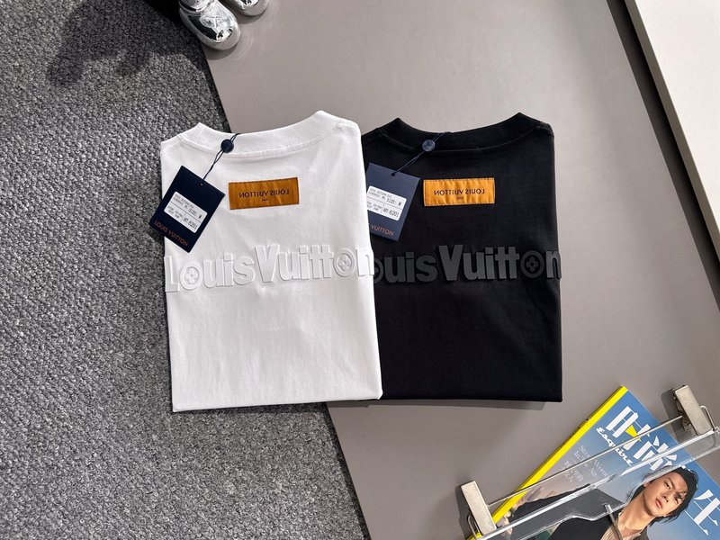 루이비통 남성 라운드넥 반팔 티셔츠 001-216719