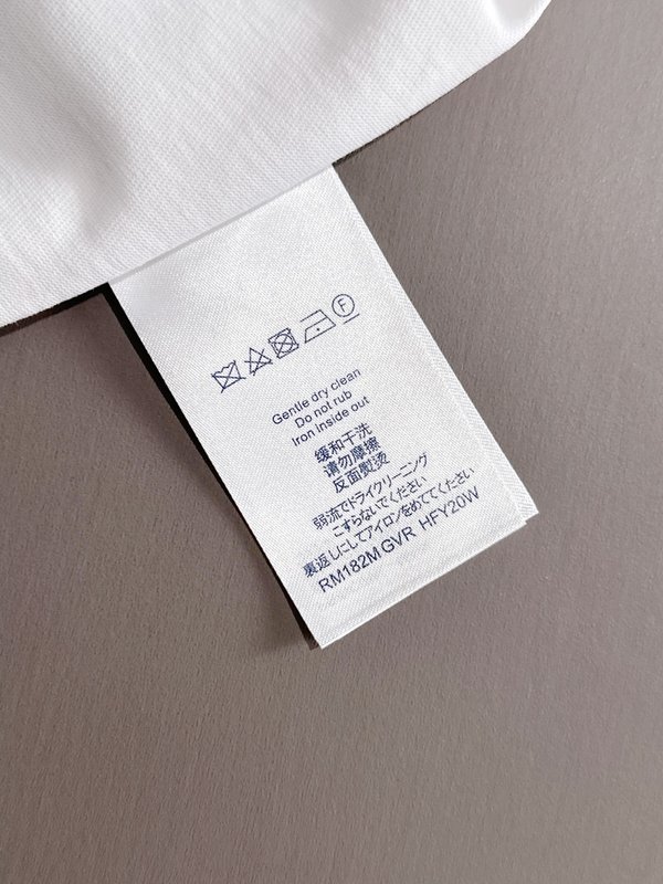 루이비통 남성 라운드넥 반팔 티셔츠 001-216726