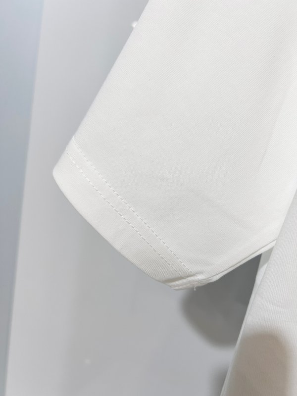 루이비통 면 라운드넥 반팔 티셔츠 001-216755
