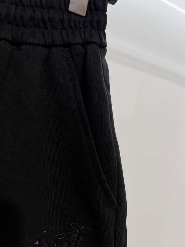 루이비통 클래식 자수 패치 캐주얼 반바지 001-216787