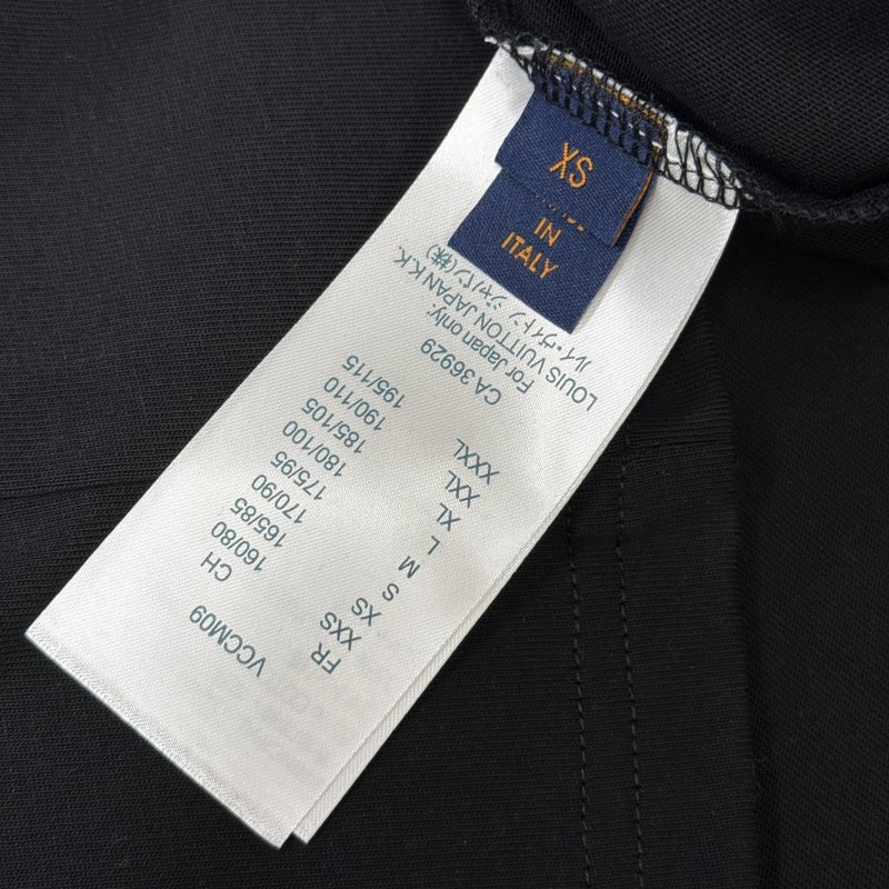 루이비통 여름 신상 자수 라운드넥 반팔 티셔츠 001-216871