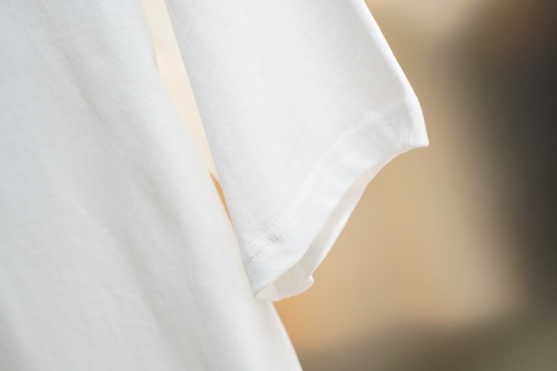 루이비통 클래식 자수 라운드넥 반팔 티셔츠 001-216877